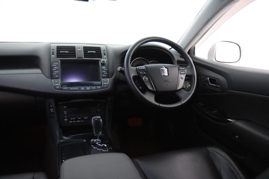 Toyota Crown vaihtoauto