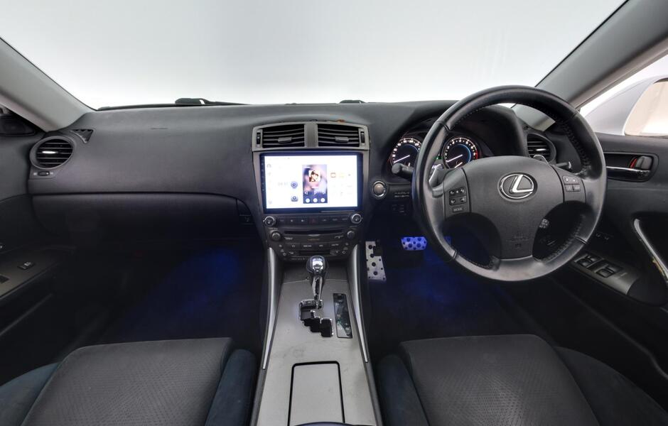 Lexus IS vaihtoauto