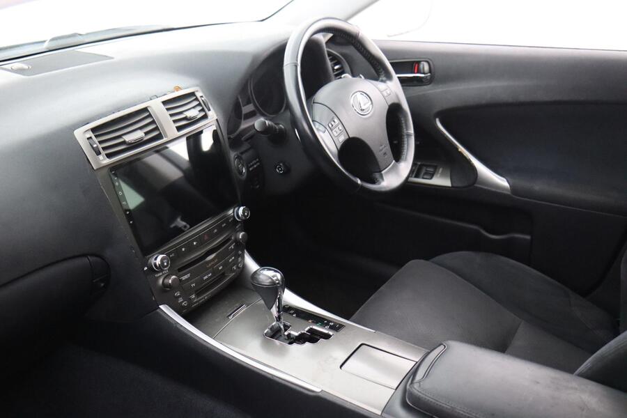 Lexus IS vaihtoauto
