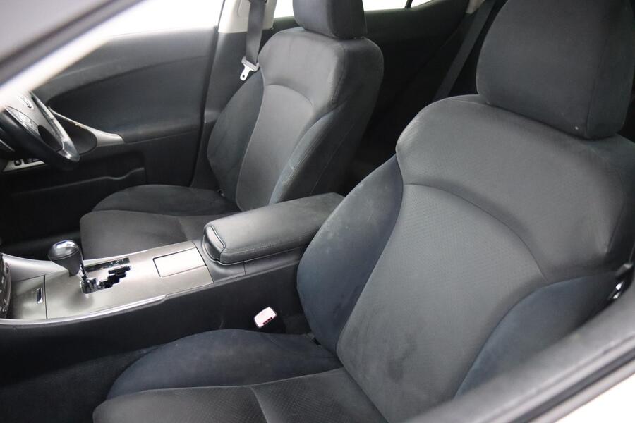 Lexus IS vaihtoauto