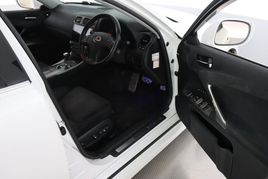 Lexus IS vaihtoauto