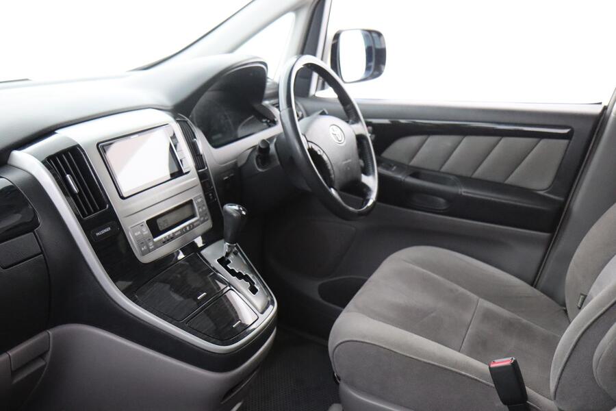 Toyota Alphard vaihtoauto