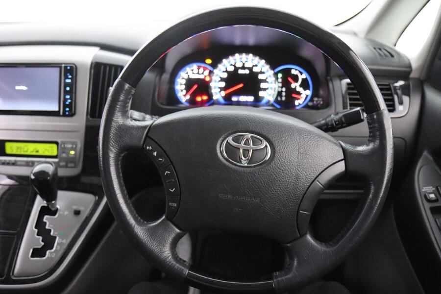 Toyota Alphard vaihtoauto