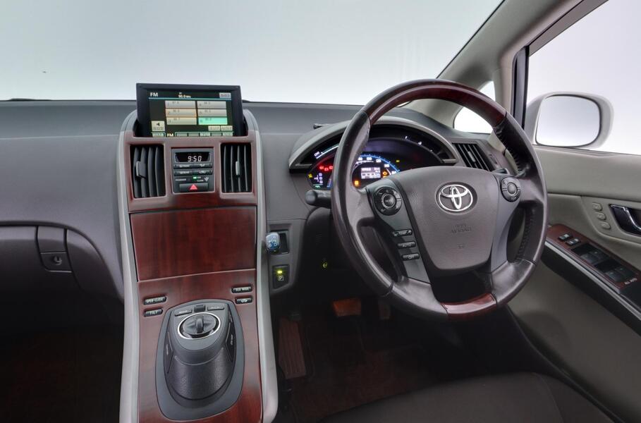 Toyota Sai vaihtoauto