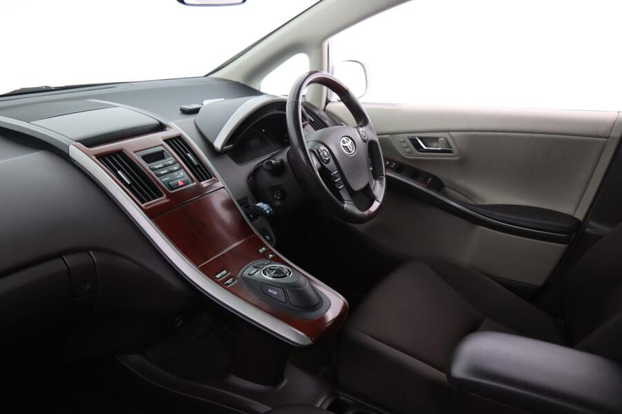 Toyota Sai vaihtoauto