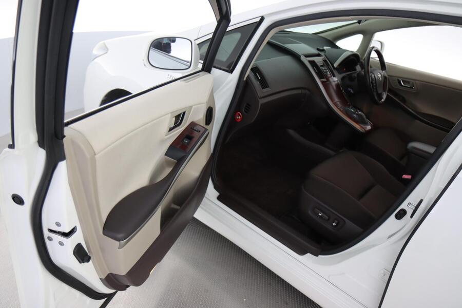 Toyota Sai vaihtoauto