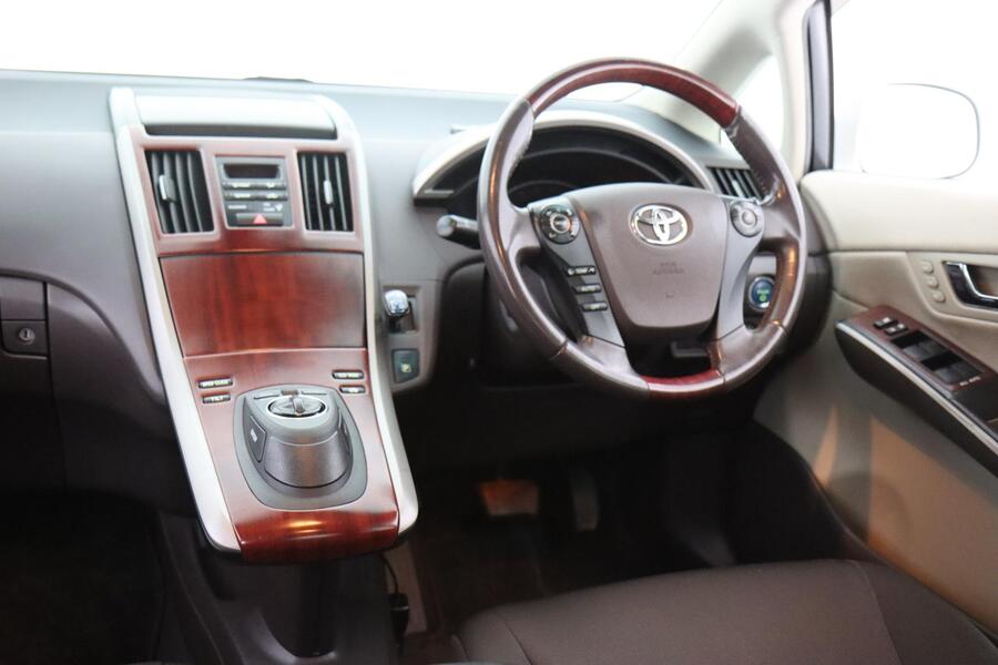 Toyota Sai vaihtoauto