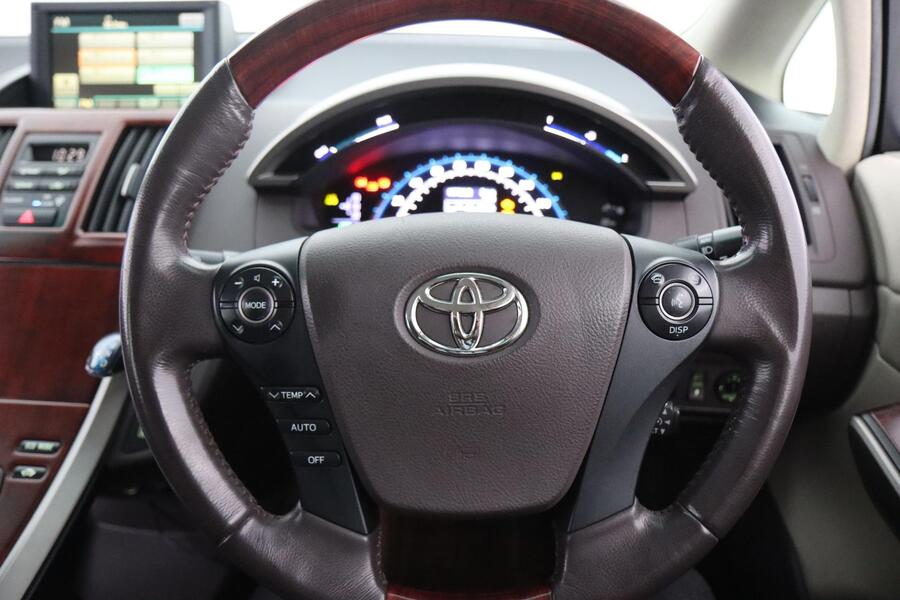 Toyota Sai vaihtoauto