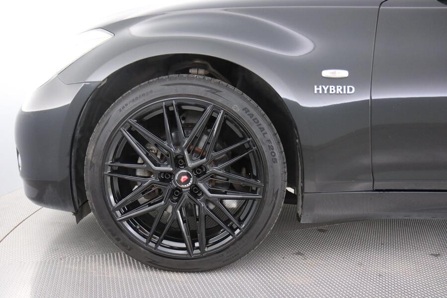 Nissan Fuga vaihtoauto