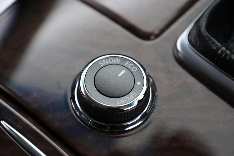 Nissan Fuga vaihtoauto