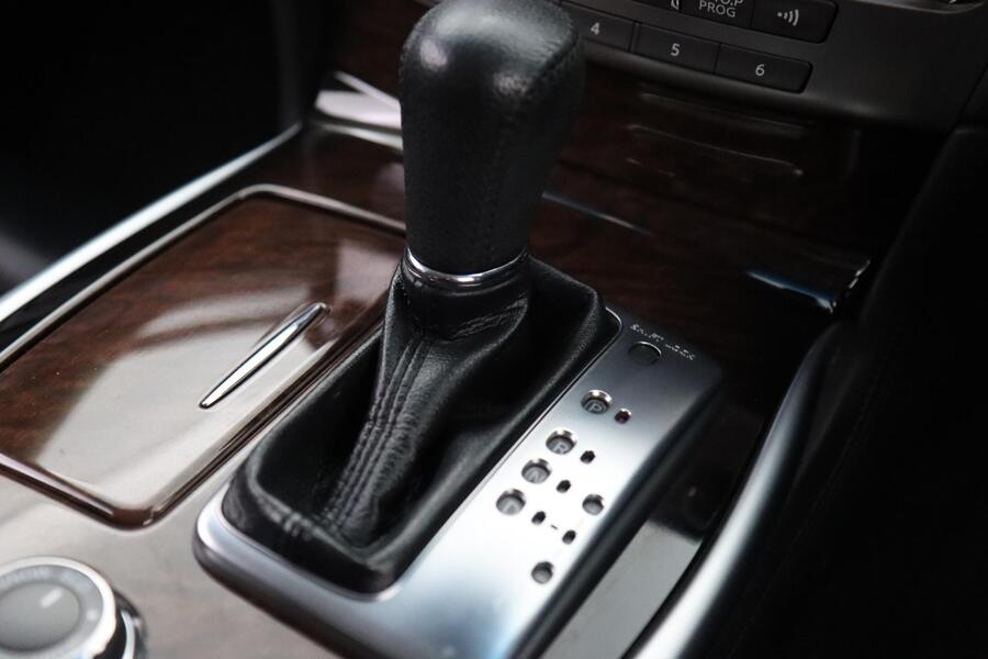 Nissan Fuga vaihtoauto