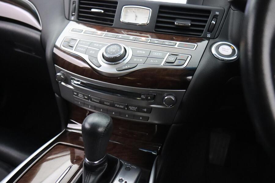 Nissan Fuga vaihtoauto