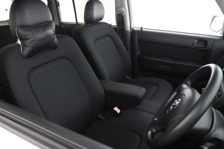 Toyota BB vaihtoauto