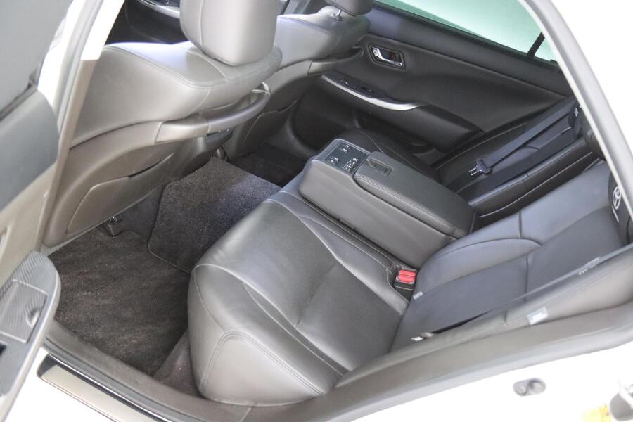 Toyota Crown vaihtoauto