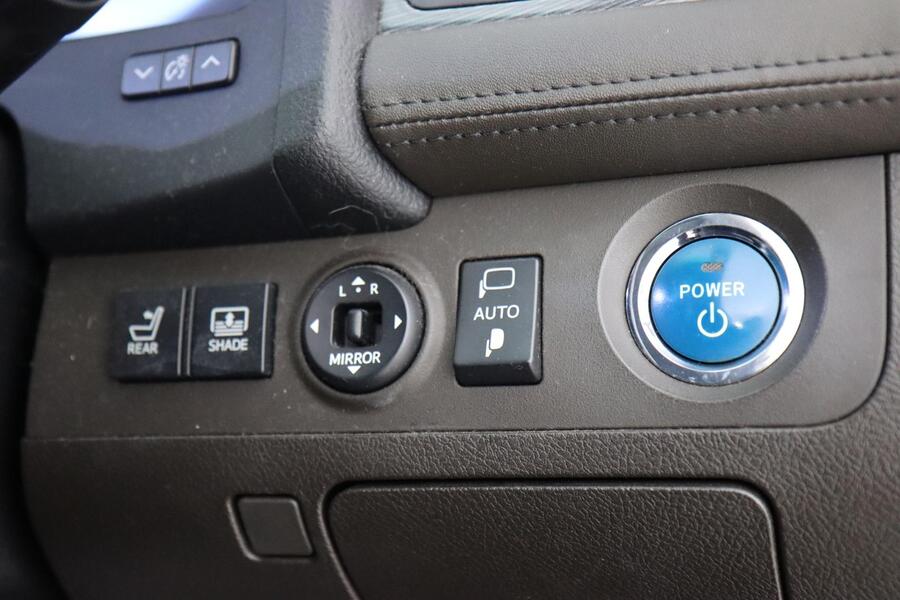 Toyota Crown vaihtoauto