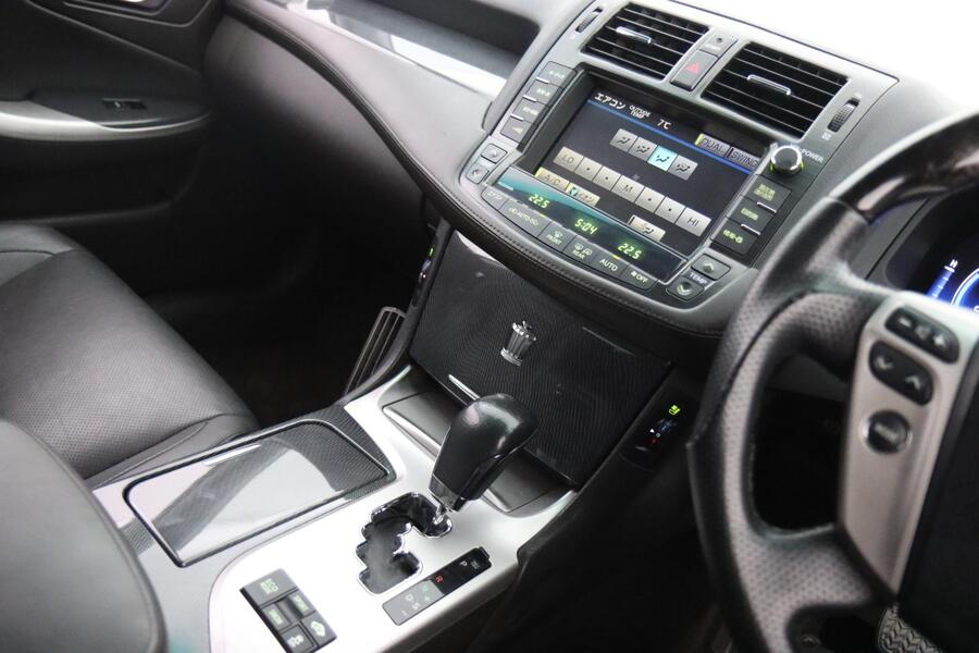 Toyota Crown vaihtoauto