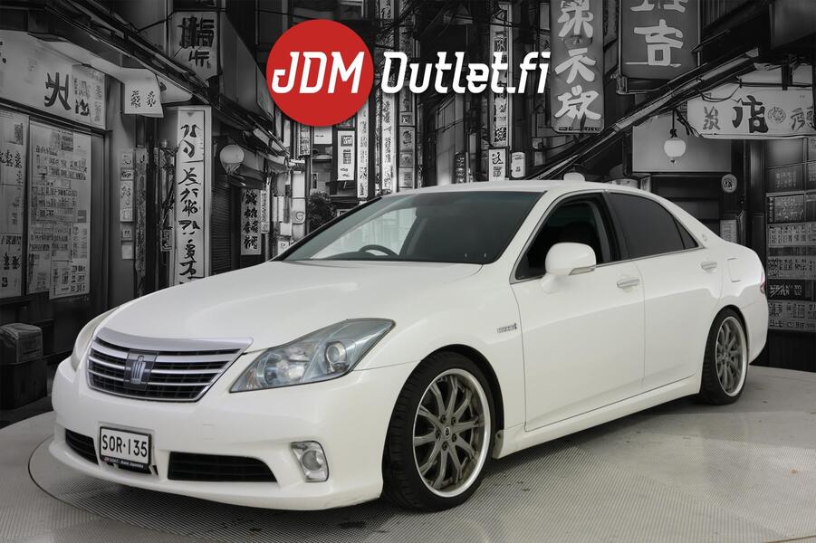 Toyota Crown vaihtoauto