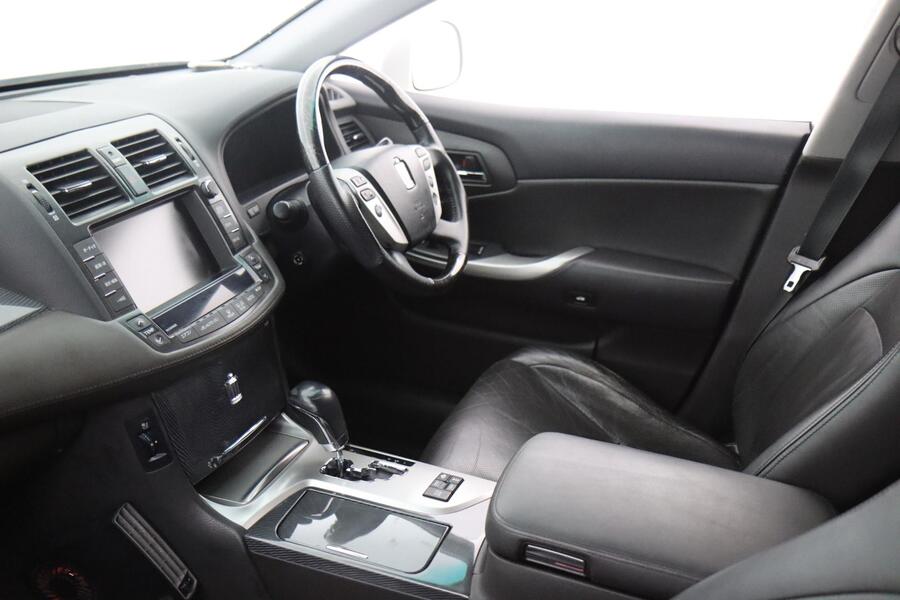 Toyota Crown vaihtoauto