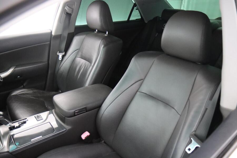 Toyota Crown vaihtoauto