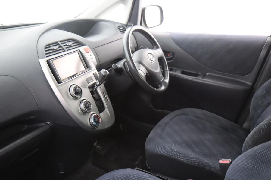 Toyota BB vaihtoauto