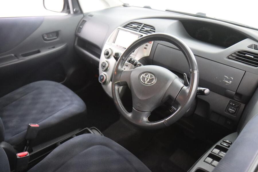Toyota BB vaihtoauto