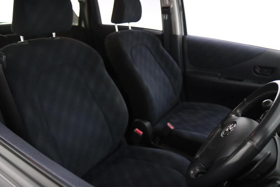 Toyota BB vaihtoauto