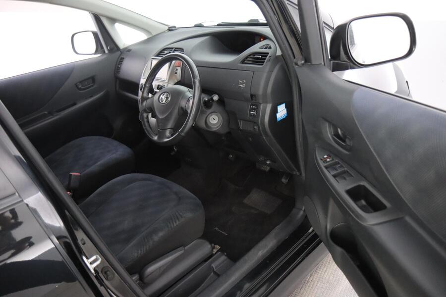 Toyota BB vaihtoauto