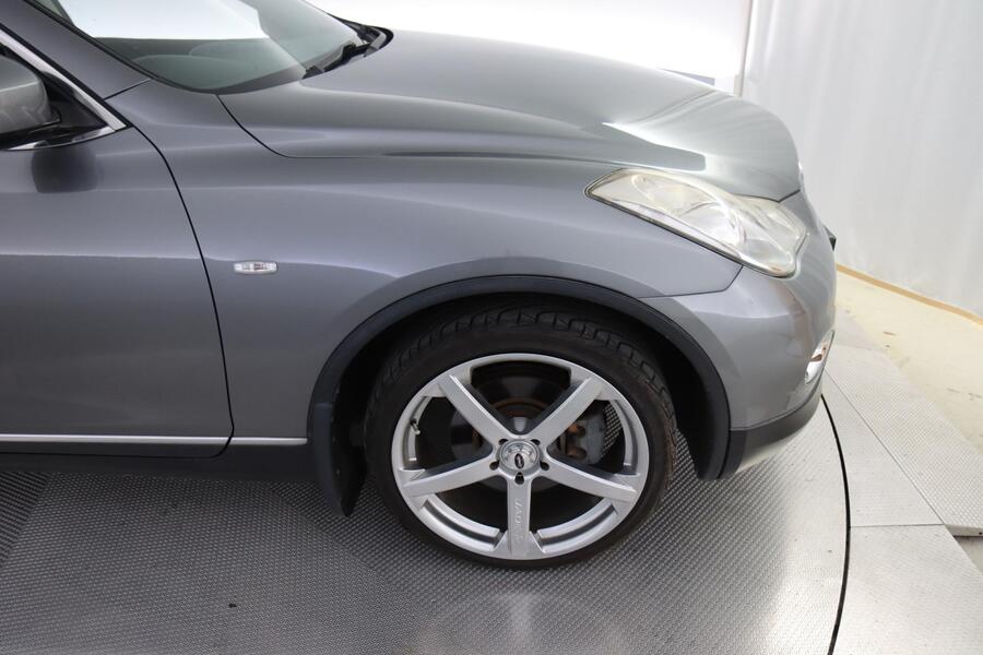 Nissan Skyline vaihtoauto