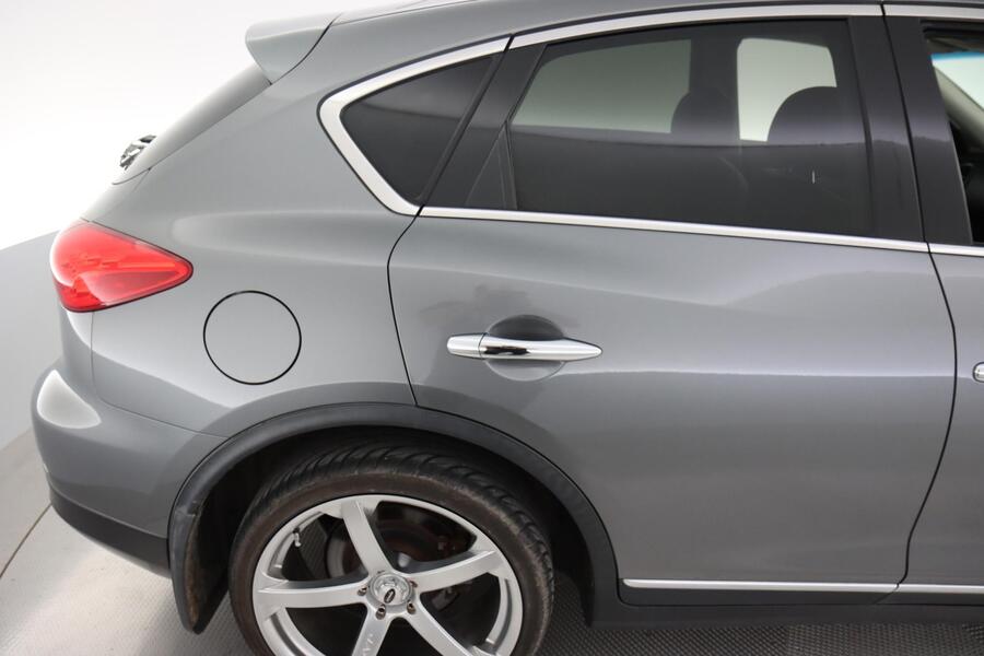 Nissan Skyline vaihtoauto