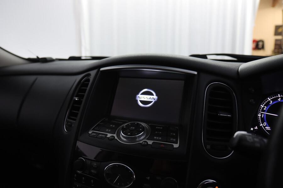 Nissan Skyline vaihtoauto