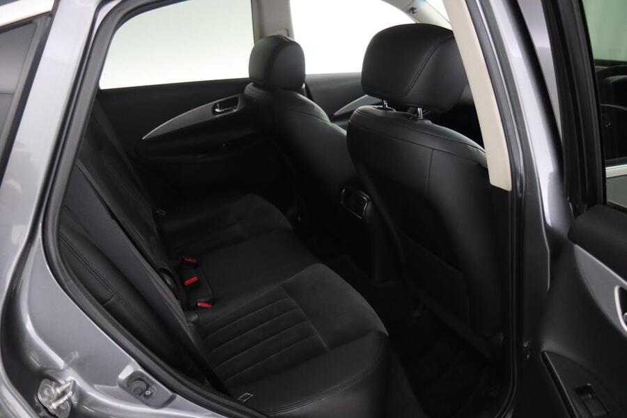 Nissan Skyline vaihtoauto