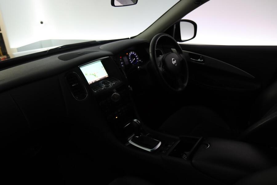 Nissan Skyline vaihtoauto