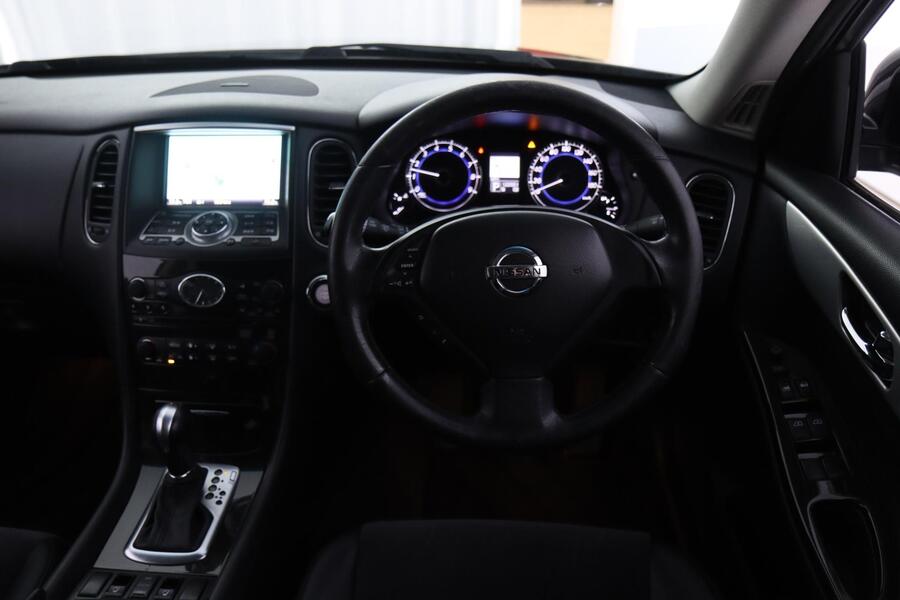 Nissan Skyline vaihtoauto