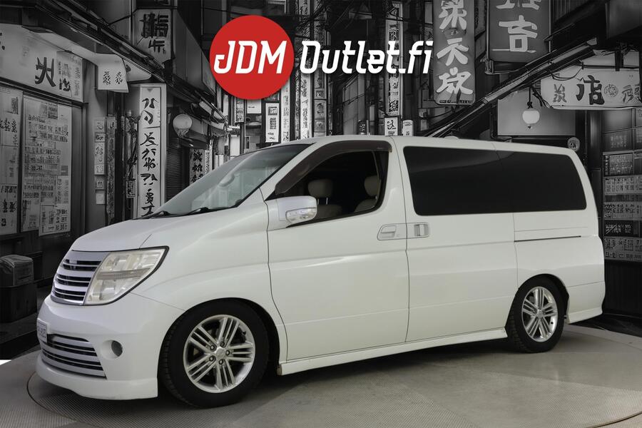 Nissan Elgrand vaihtoauto