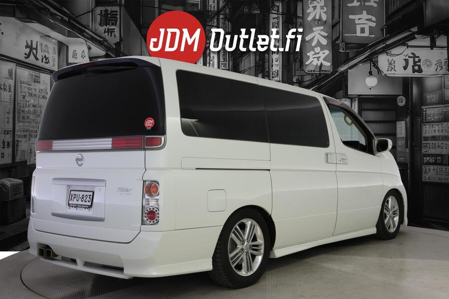 Nissan Elgrand vaihtoauto