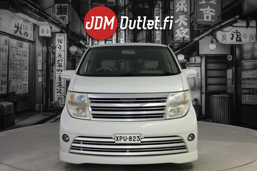 Nissan Elgrand vaihtoauto