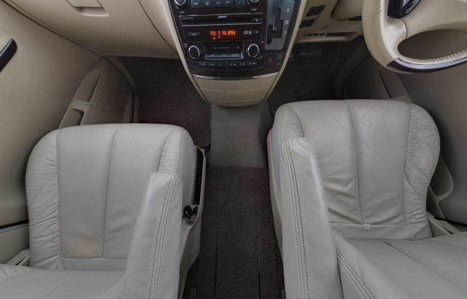 Nissan Elgrand vaihtoauto