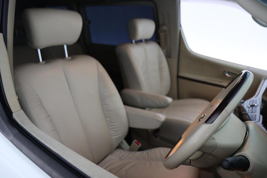 Nissan Elgrand vaihtoauto