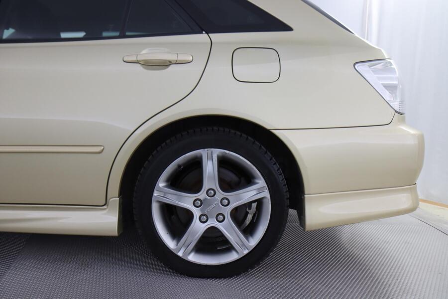 Toyota Altezza vaihtoauto