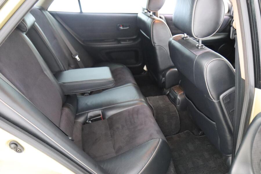 Toyota Altezza vaihtoauto