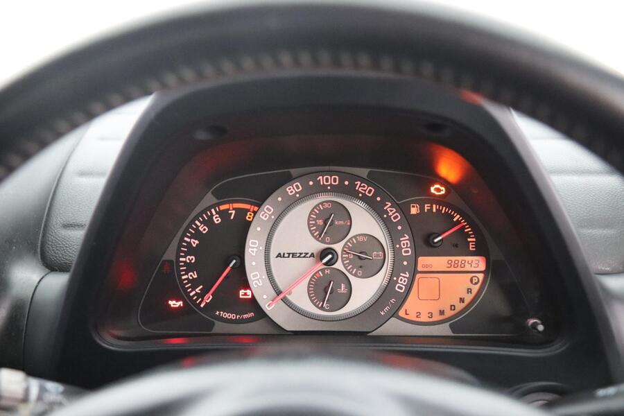 Toyota Altezza vaihtoauto