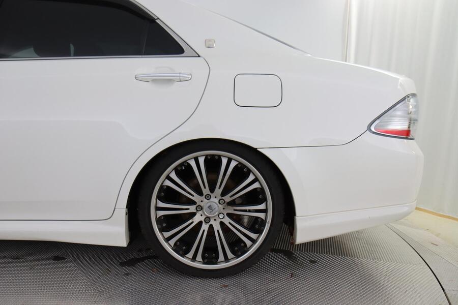 Toyota Crown vaihtoauto