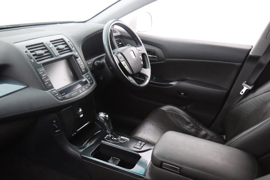 Toyota Crown vaihtoauto