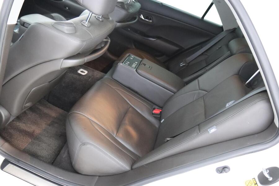 Toyota Crown vaihtoauto