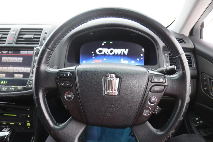 Toyota Crown vaihtoauto