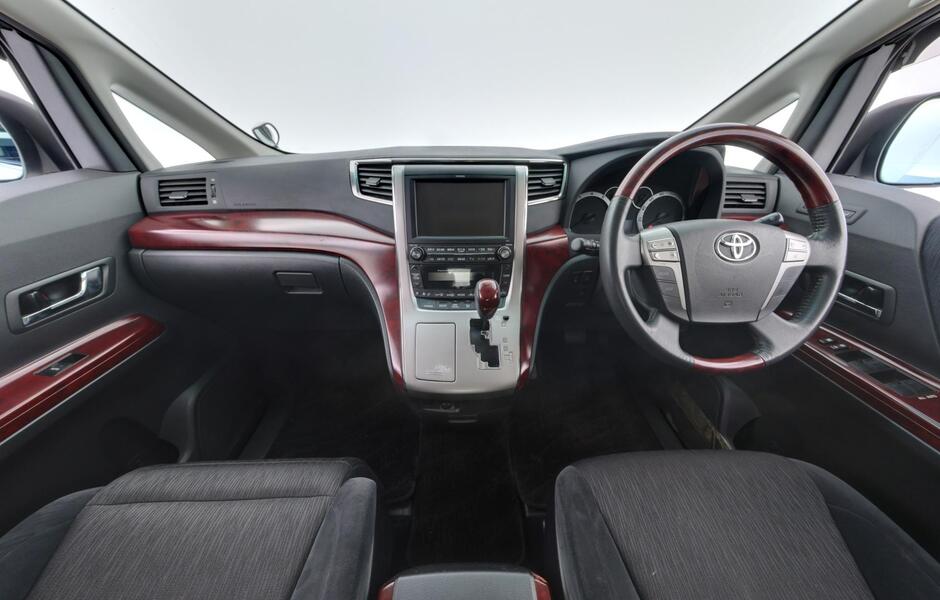 Toyota Alphard vaihtoauto