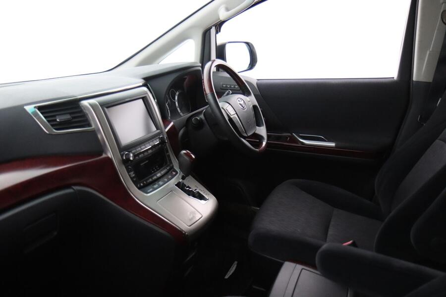 Toyota Alphard vaihtoauto