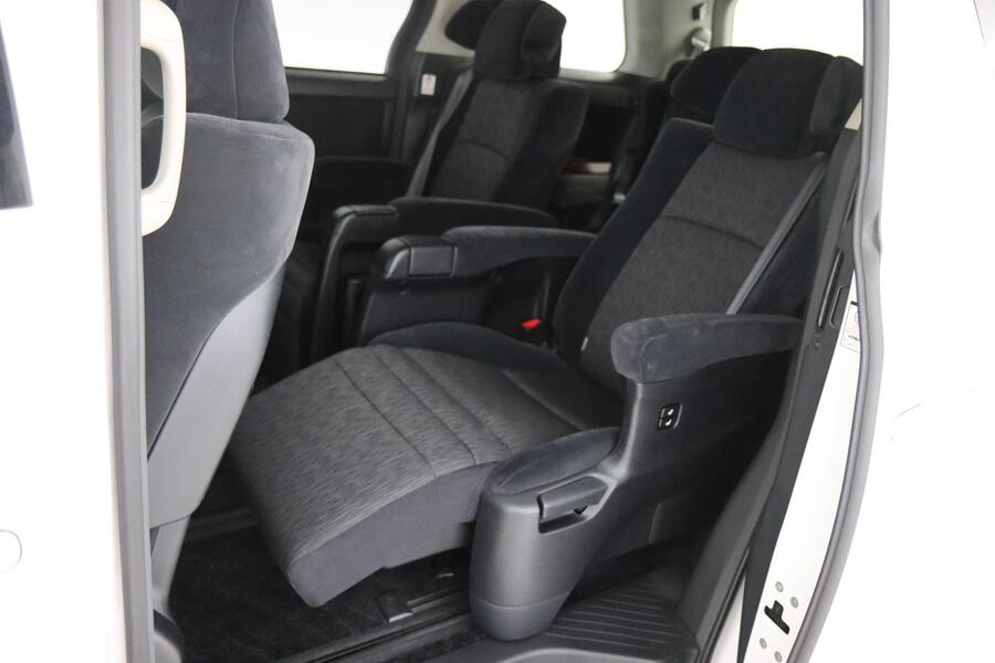 Toyota Alphard vaihtoauto