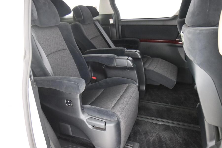 Toyota Alphard vaihtoauto