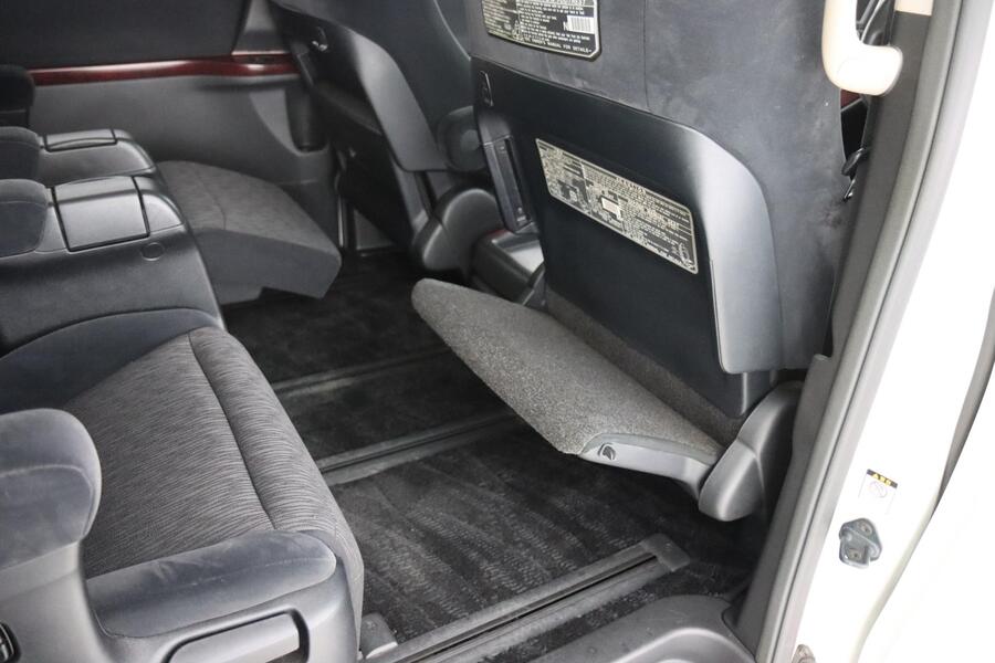 Toyota Alphard vaihtoauto